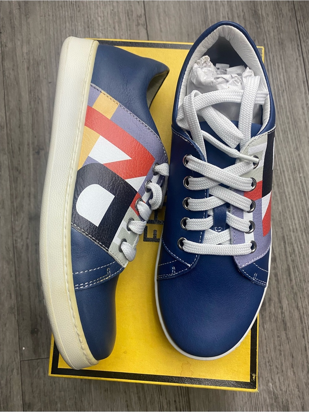 FENDI Roma Fashion Sneakers Display Item EU 32